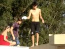 galera pulanu na piscina no jorge filho!! xd