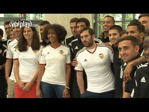 Valencia CF: Almuerza con los empleados de adidas en la sede mundial de la empresa