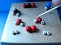 Beads for molecule models Molek�lmodelle aus Perlen