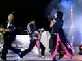 Ashlee Simpson booed
