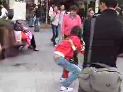 Free Hugs in KUNMING(2006.11.5)