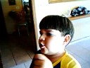 Gustavinho canta