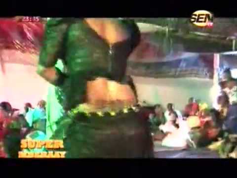 Chaud Leumbeul de la fille de Fatou Laobé dans l'émission Super Mberaay sur SenTv