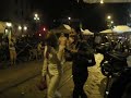 belissimi ragazzi in costume ai navigli a milano