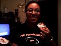 Eatinq a Cupcake[Jess Style =p