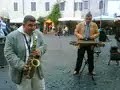 sassofonista di strada a Campo dei Fiori sassofonista di strada a Campo dei Fiori