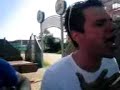 Peter und Moe essen Rindenmulch (ohne Ketchup)