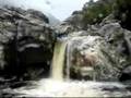 videos de Charl riverboarding a waterfall on his hydrospeed