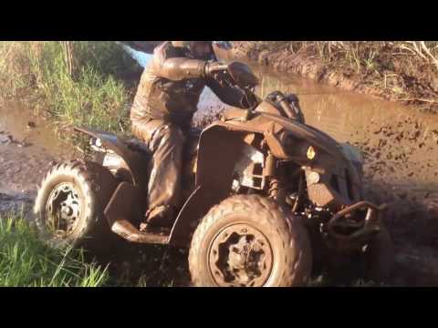 quadriciclo - Em Polinópolis nossa primeira trilha com Honda Fourtrax 2013, can am Renegade 800R e Yamara 250R, muita lama com os quadriciclos próximos a Maringá.