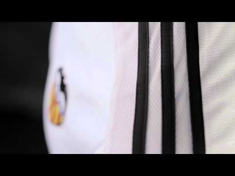 Nueva equipación Valencia CF 2014.15 Nueva equipación Valencia CF 2014.15