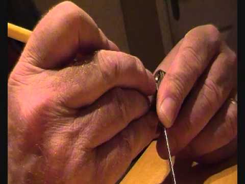how to decide which crochet hook to use