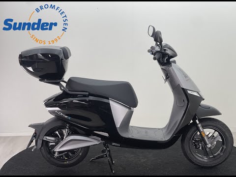 12KYMCO iOneX 45KM ZWART DEMO