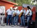 Preso Sierreño (fiesta de Mara) La banqueta de enfrente