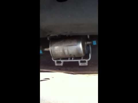 Changing the fuel filter on a 2004 Lincoln Navigator