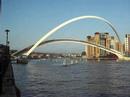NewCastle Gateshead Millenium Bridge tilt