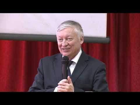 Igor Dodon și Anatolii Karpov au participat la deschiderea Campionatulului Moldovei la șah între echipe de cadeți