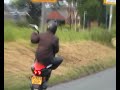 Chris's Aprilia SR 125 Scooter Wheelies!