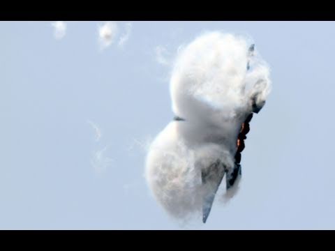 2010 MCAS Miramar Air Show - F-22 Raptor Arrival/Practice (Great Vapor!)