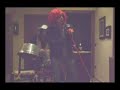parodia di toti e tata...il cantante si kiama francesco centra, mentre il batterista si kiama giovanni biancofiore(valleverde)