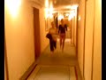 Liza Del Sierra et Tania Ritz nues dans les couloirs de l’hotel