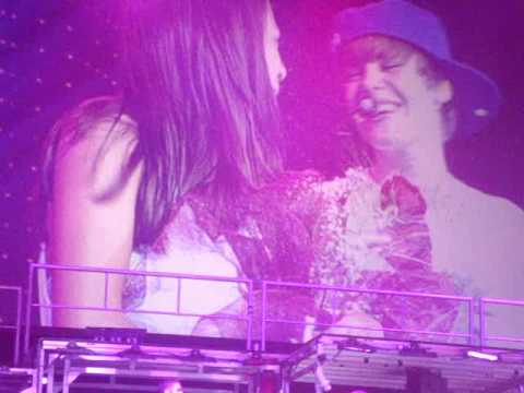 justin bieber one less lonely girl manchester 2011. Justin Bieber- One Less Lonely