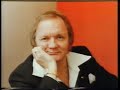 Erkki Junkkarinen - RUUSUJA HOPEAMALJASSA Erkki Junkkarinen - RUUSUJA HOPEAMALJASSA