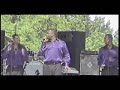 paul porter and the christianaires
perform at the stone soul picnic
2001.

it is evident in this video that these
brothers are annointed by god to sing
gospel music to the people. 

gospel music has become so overproduced
these days that you forget what made it
famous in the first place.

the foot-stamping, hand-waving, hand
patting old time gospel music these
brothers put down will make you remember.
