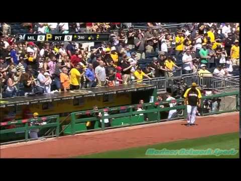 Watch: It's Base-BRAWL between the Brewers and the Pirates!