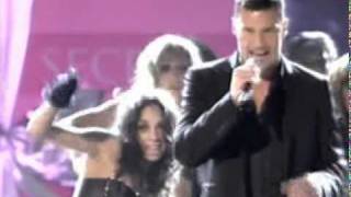 Ricky Martin - Drop It On Me - Live @ Victoria's Secret Fash