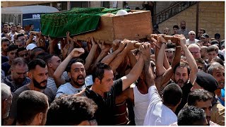 فيديو: سكان مخيم نهر البارد يشيعون فلسطيني قضى مع 93 آخرين في حادثة غرق مركب المهاجرين