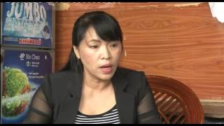 Đ.c Hoàng Thị Hà, Phó Bí thư Thường trực Thành ủy thăm, tặng quà người có công