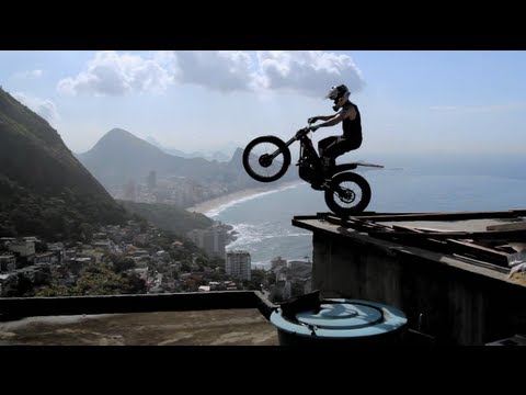 riding - Rio de Janeiro's Vidigal community is known for having one of the most amazing views in the entire city. However this week, they got a glimpse of something c...