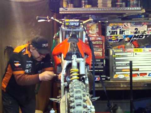 how to clean a carburetor on a dirt bike