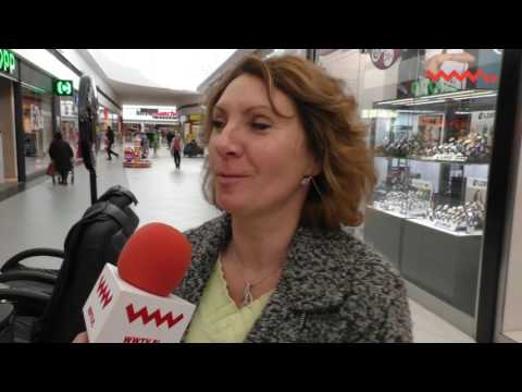 Pytanie do przechodniów „Ile trzeba zarabiać by godnie żyć? „