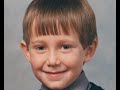 2bu - july 2004

video made with young gay, lesbian + bisexual people about their lives growing up in somerset

film makers: stephen clarke + joff winterhart + tom stubbs

produced by the engine room