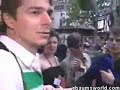 Tom Cruise Gets Sprayed (dubbed)