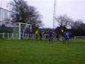 videos de Bruce Barnard scores against Earls Colne.AVI