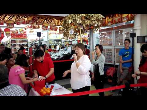 GIANT Supermarket Money Tree Activation 2014