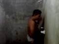 recluta bañandose en el cubil felino