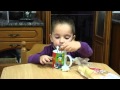 ni�o comiendo fartons polo con horchata