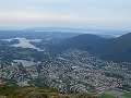 Rundblick vom Gipfel des Ulriken ueber Bergen an einem durchschnittlichen TagView from Ulriken over BergenUtsikt fra Ulriken over Bergen