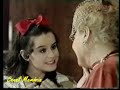em 1979, estreava na rede globo a novela 'feij�o maravilha'. escrita por br�ulio pedroso, fazia uma homenagem as chanchadas, contendo v�rios elementos ligados aos filmes de com�dia que divertiram o brasil. as protagonistas eram eliana (luc�lia santos) e adelaide (eliz�ngela), fazendo alus�o as atrizes eliana macedo e adelaide chiozzo, que naqueles tempos faziam uma dupla nos cinemas. a tem�tica era jovem e se passava num hotel onde aconteciam diversas situa��es que podiam ser facilmente vistas naqueles filmes. o enredo era uma grande chanchada. ing�nua e com um esp�rito saudosista. no elenco tamb�m estavam grandes estrelas das com�dias do cinema brasileiro, entre elas, adelaide chiozzo, eliana, anselmo duarte, walter d'�vila e grande otelo.

nessa cena, eliana e dona fifi, proseiam na recep��o do hotel. interpretadas por luc�lia santos e a ex-vedete mara r�bia, j� falecida.