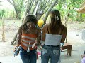 Yoli y Rosa jugando