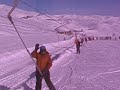 Usando a poma para subir a pequena pista de iniciante.