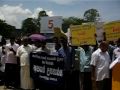 Dharshana Pilimatalawa leads the Protest against Ranil