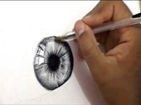 OLHO REALISTA COM CANETA BIC