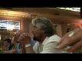 Beppe Grillo consegna le firme in Cassazione - relax