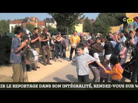 fête de quartier - www.corsaires.tv Ce qui est sûr c'est que le 30 avril dernier, on pouvait compter sur la Fête du Quartier Lemmens pour ajouter de belles et éclatantes bulles...