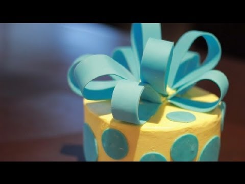 how to attach fondant pieces