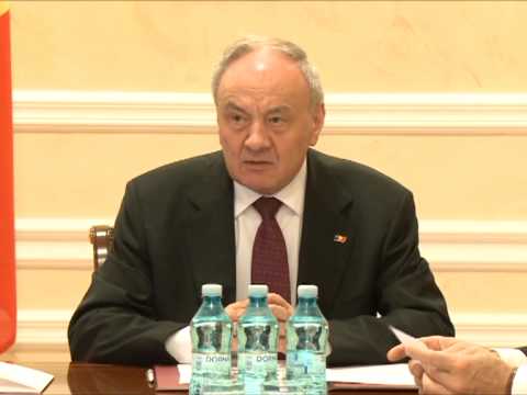 Președintele Nicolae Timofti a semnat un decret de numire în funcție a 13 judecători